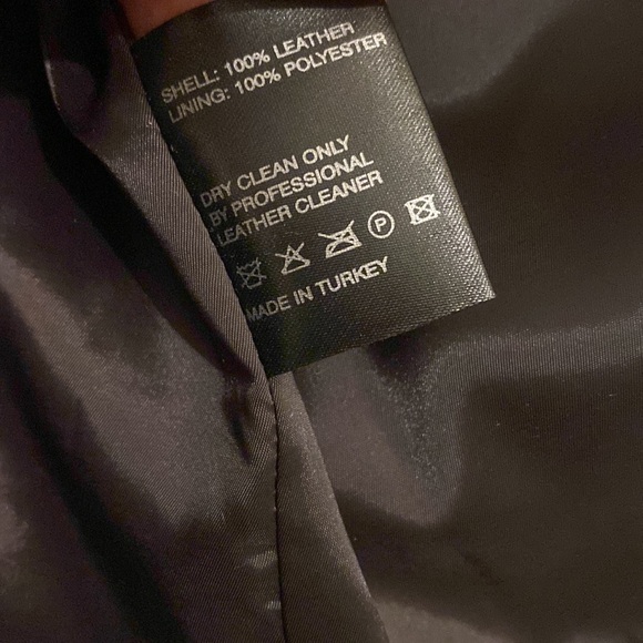 VEDA Black Leather Button-Up Mini Skirt. Size S-M - Picture 4 of 8